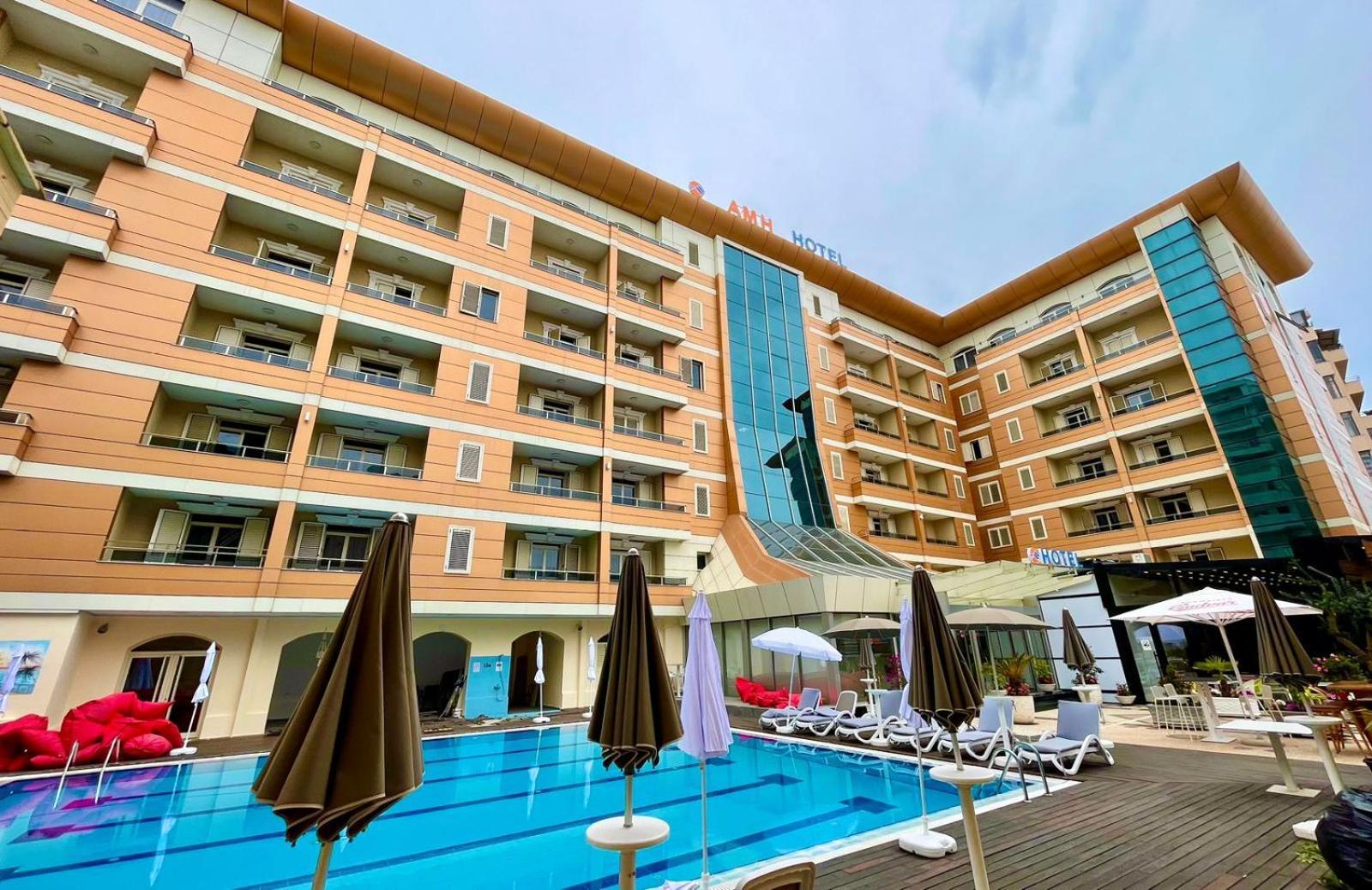 Amh Hotel Durres Bagian luar foto